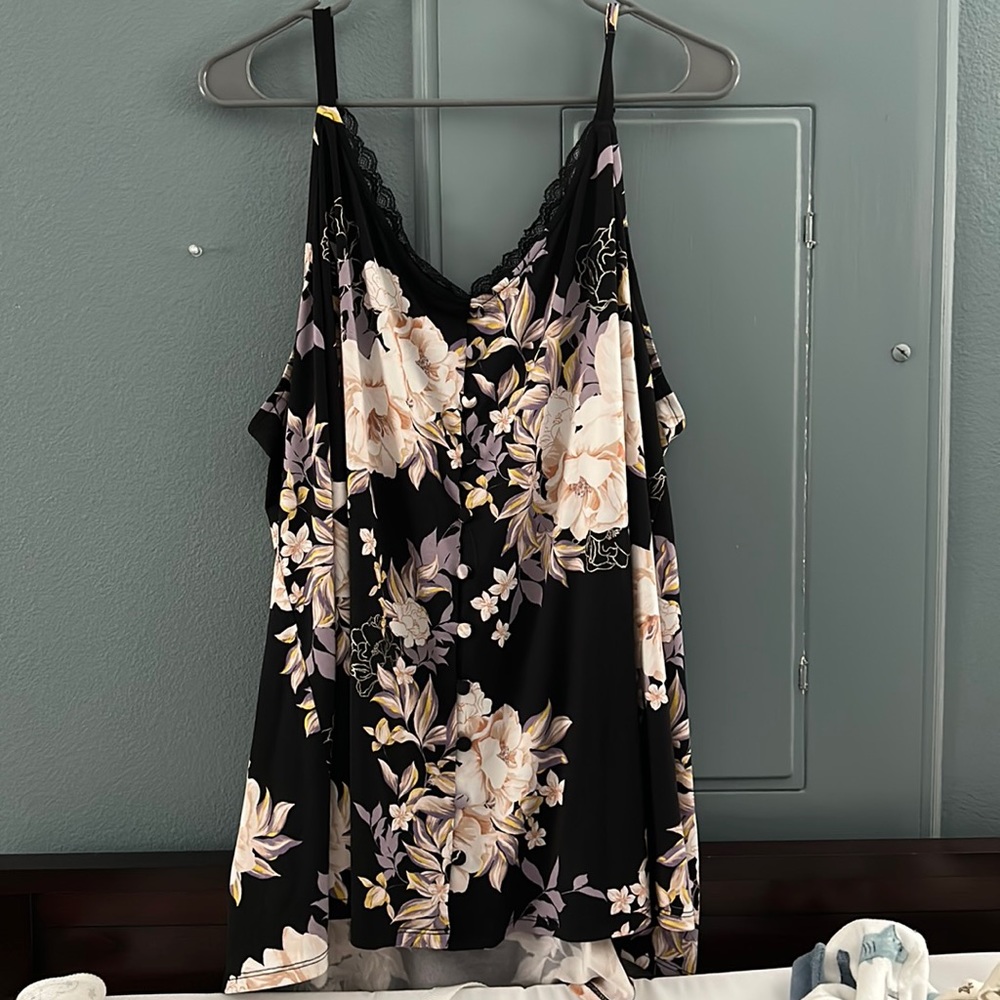 Plus Size Floral Tank